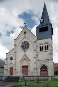 La façade de l'église vue de l'ouest (2003)