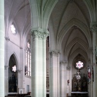 Vue partielle de l'intérieur vers le nord-est depuis le bas-côté sud (2004)